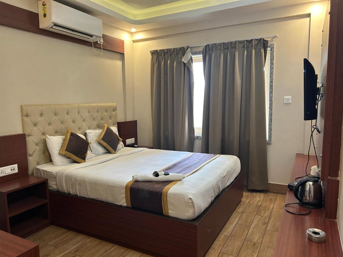 The Aster Enclave Hotel Kolkata Exterior photo